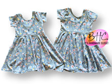 Load image into Gallery viewer, Blue Easter Floral
