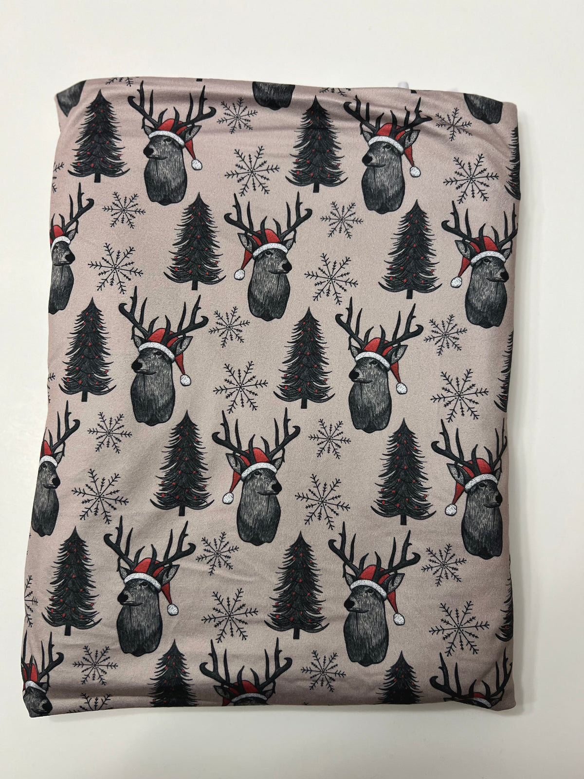CHRISTMAS REINDEER ON LIGHT MOCHA DBP